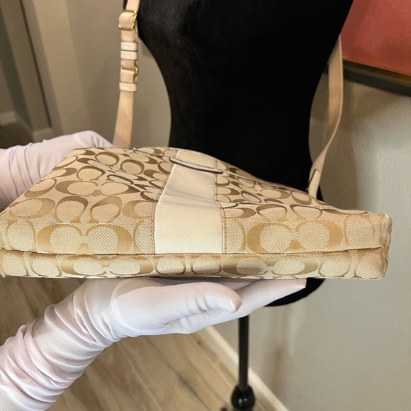 PREOWNED VINTAGE COACH CROSSBODY - Picture 13 of 13